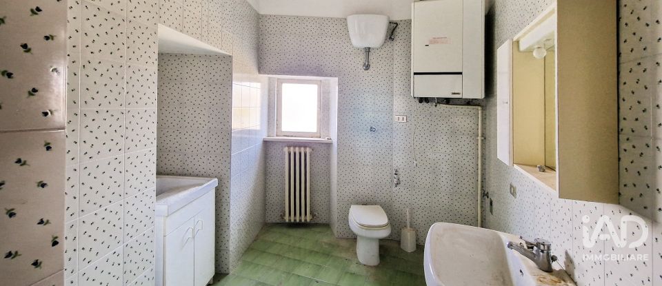 Block of flats in Mogliano (62010) of 543 m²