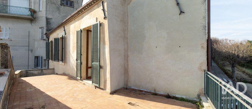 Block of flats in Mogliano (62010) of 543 m²