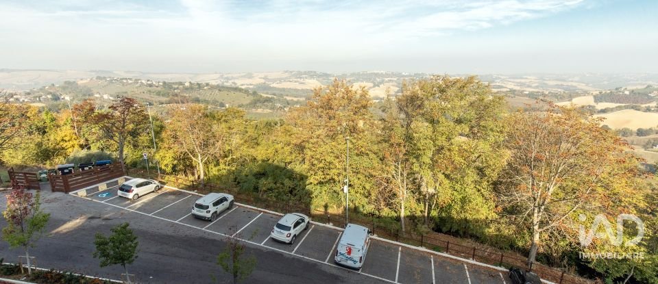 Block of flats in Mogliano (62010) of 543 m²