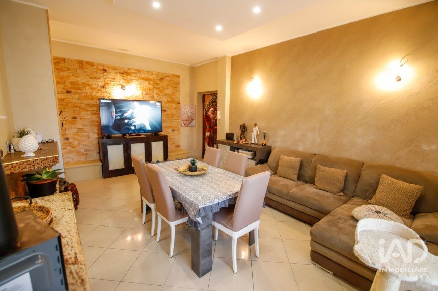 Trilocale di 80 m² a Torino (10156)