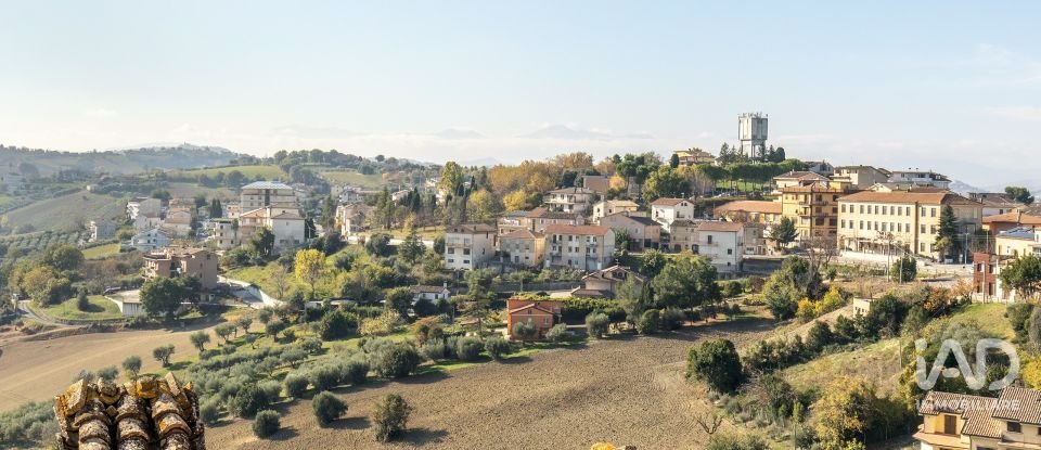 Four-room apartment of 140 m² in Monte San Pietrangeli (63816)