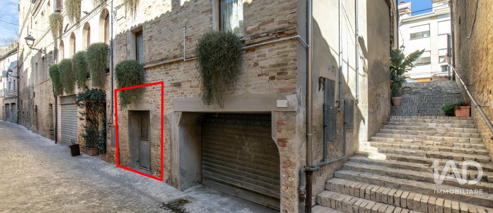 Four-room apartment of 140 m² in Monte San Pietrangeli (63816)