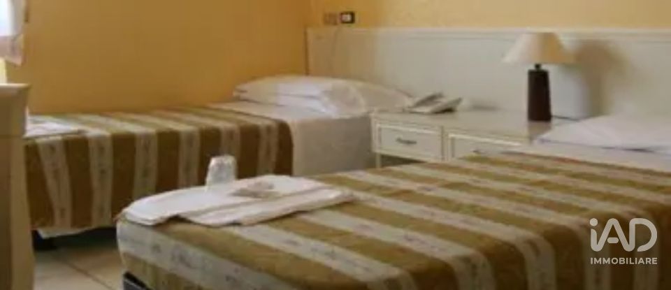 Hotel 3 * di 1.250 m² in Ortona (66026)