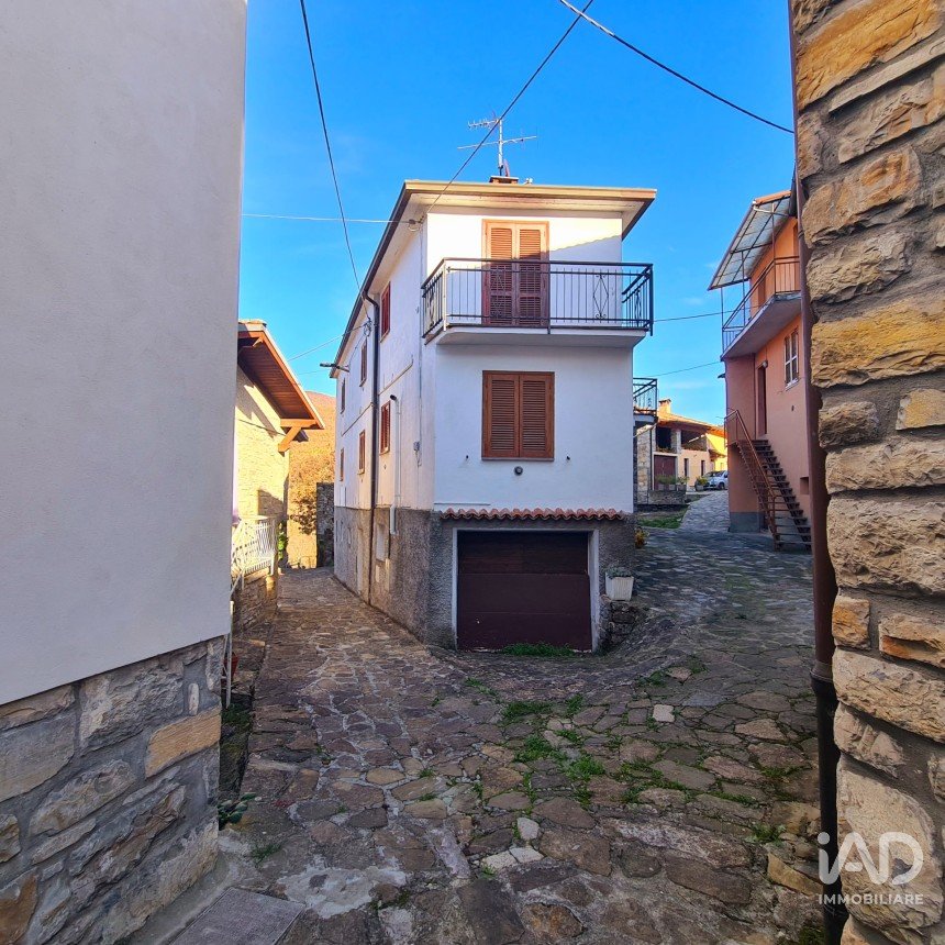 Village house 6 rooms of 100 m² in Santa Margherita di Staffora (27050)