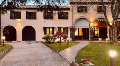 Casa indipendente / Villa 12 locali di 274 m² in Vigonza (35010)