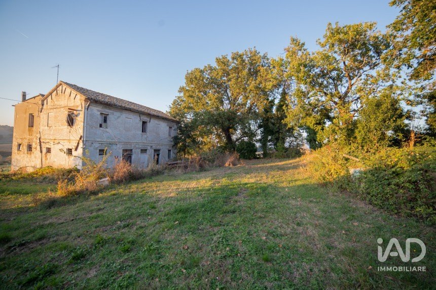 House 8 rooms of 240 m² in Senigallia (60019)