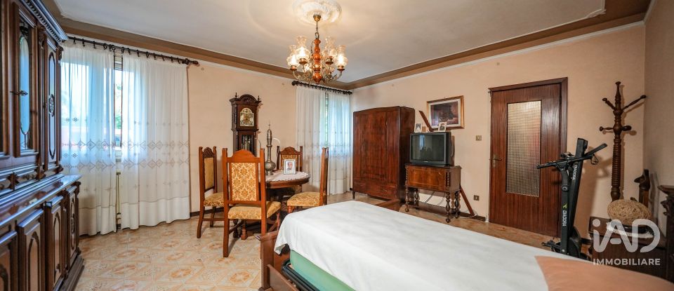 Villa a schiera 6 locali di 340 m² in Ostellato (44020)