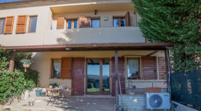 Appartamento 5 locali di 81 m² a Montemarciano (60018)