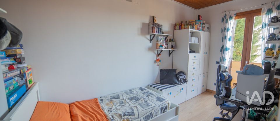 Apartment 5 rooms of 81 m² in Montemarciano (60018)