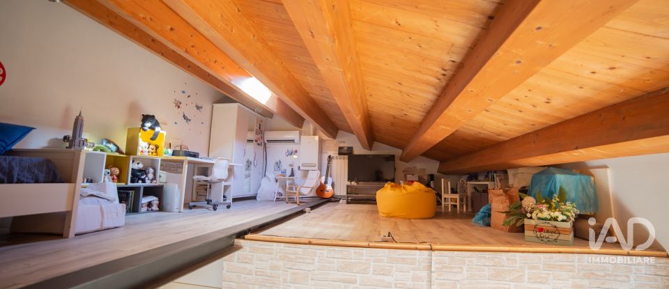 Apartment 5 rooms of 81 m² in Montemarciano (60018)