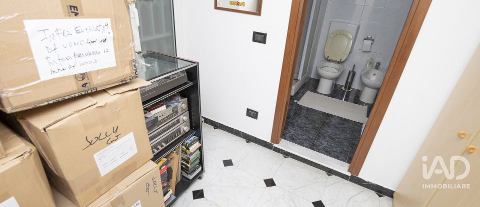 Apartment 6 rooms of 160 m² in Genova (16121)