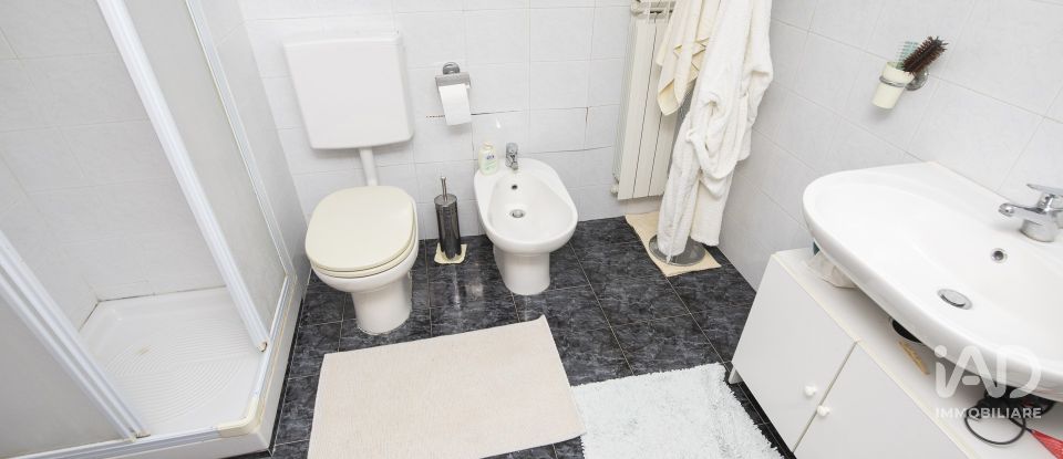 Apartment 6 rooms of 160 m² in Genova (16121)