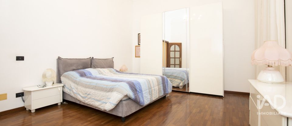 Apartment 6 rooms of 160 m² in Genova (16121)