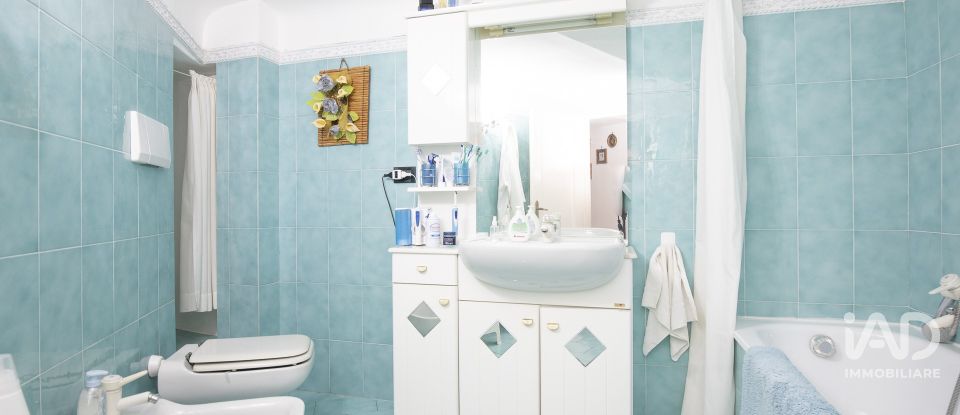 Apartment 6 rooms of 160 m² in Genova (16121)