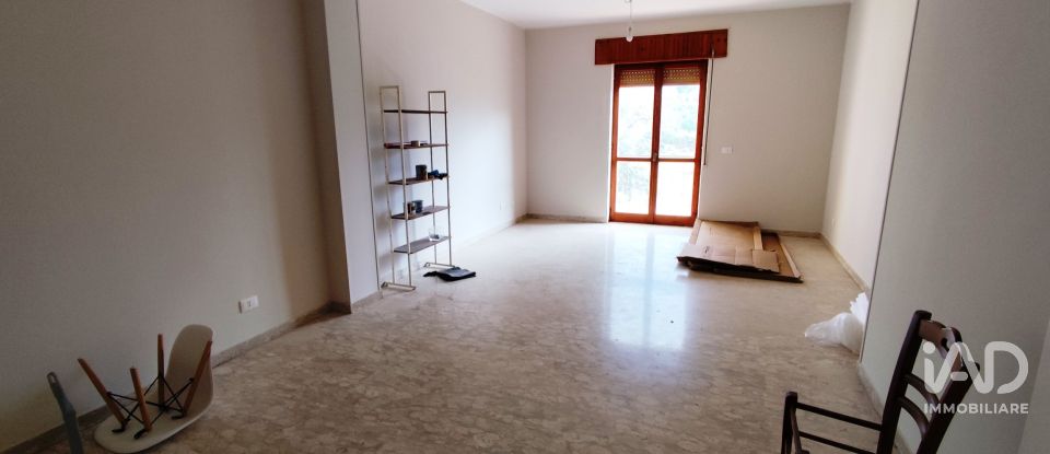 Four-room apartment of 102 m² in Santa Maria del Cedro (87020)