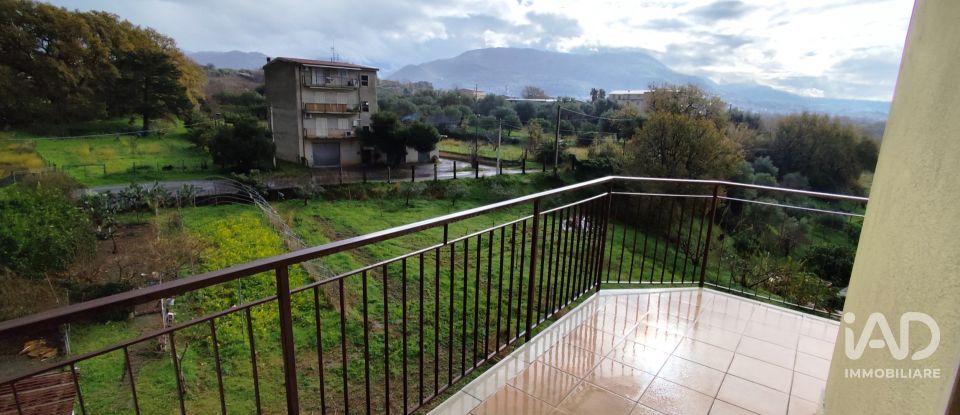 Four-room apartment of 102 m² in Santa Maria del Cedro (87020)