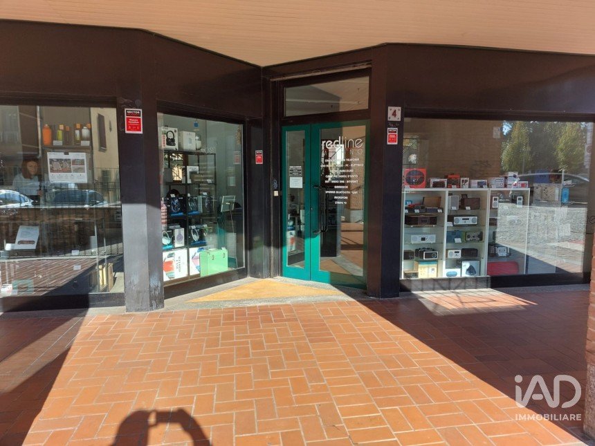 Negozio / locale commerciale di 109 m² in Paderno Dugnano (20037)