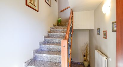 Quadrilocale di 206 m² a Bregnano (22070)