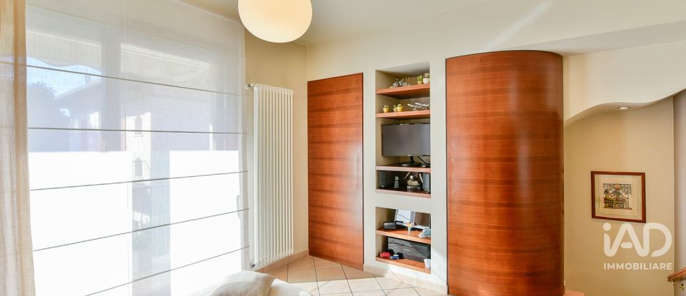 Four-room apartment of 206 m² in Bregnano (22070)