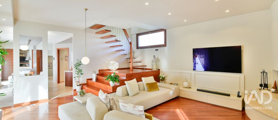 Four-room apartment of 206 m² in Bregnano (22070)