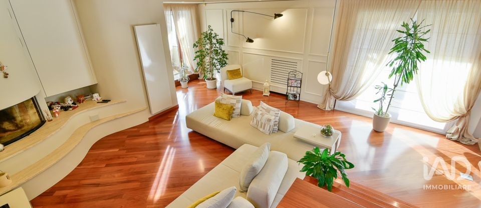 Four-room apartment of 206 m² in Bregnano (22070)