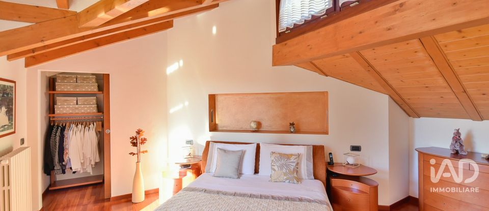 Four-room apartment of 206 m² in Bregnano (22070)