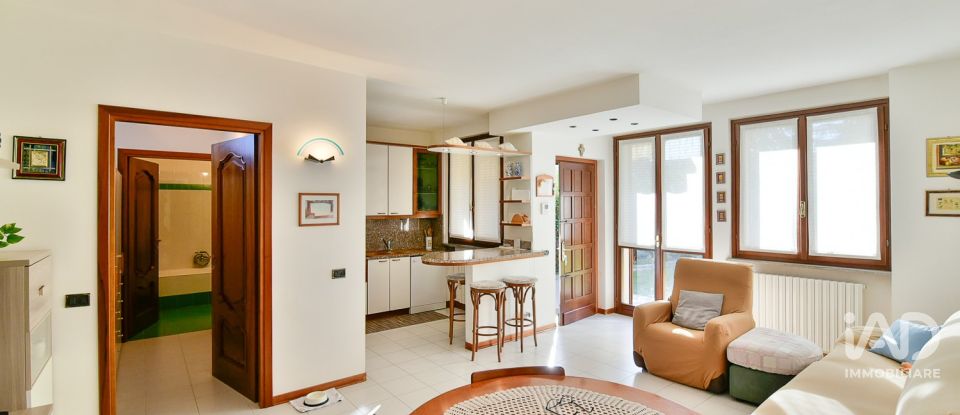 Apartment 0 rooms of 90 m² in Bregnano (22070)