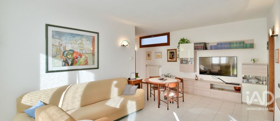 Apartment 0 rooms of 90 m² in Bregnano (22070)