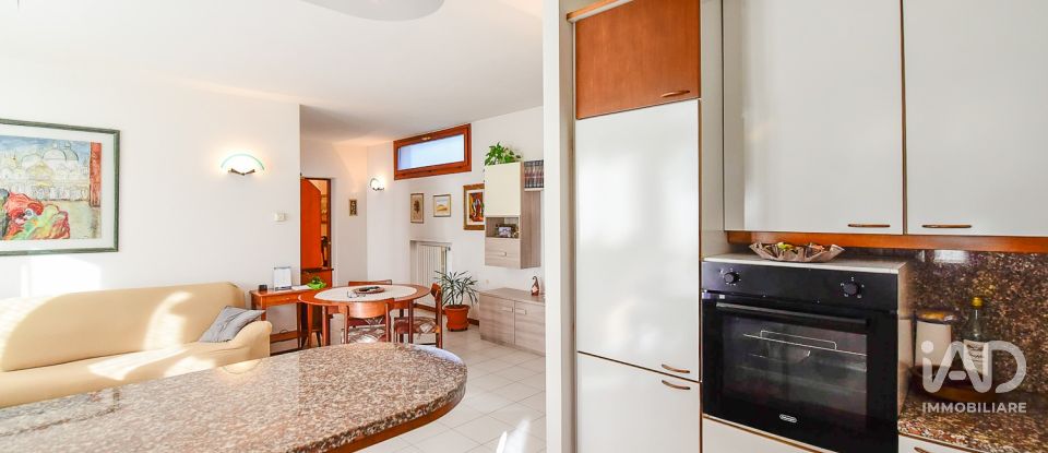 Apartment 0 rooms of 90 m² in Bregnano (22070)