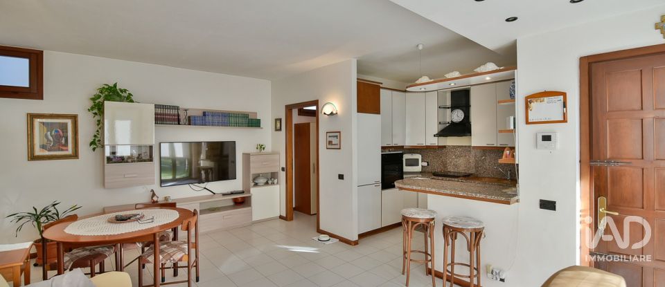 Apartment 0 rooms of 90 m² in Bregnano (22070)