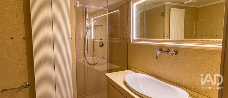 Hotel 6 rooms of 285 m² in Verona (37121)