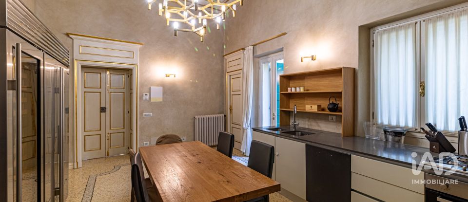 Hotel 6 rooms of 285 m² in Verona (37121)