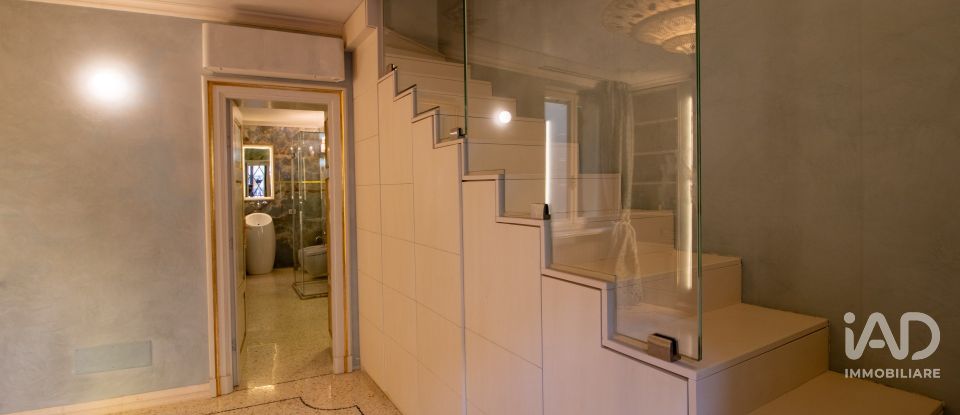 Hotel 6 rooms of 285 m² in Verona (37121)