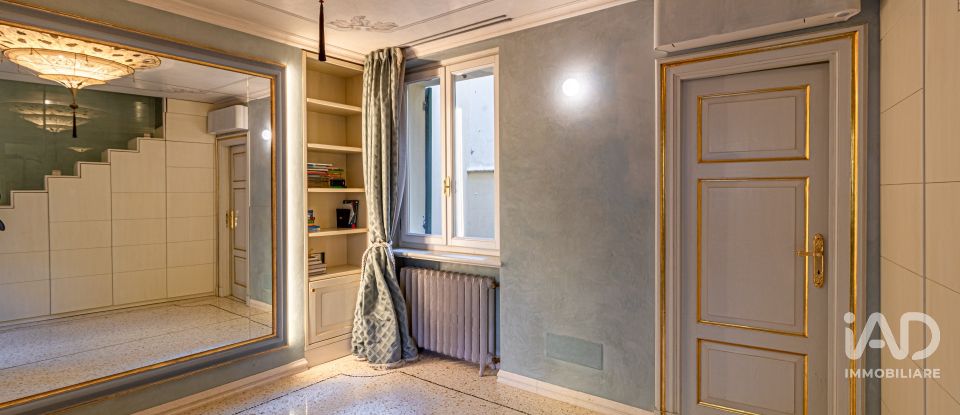 Hotel 6 rooms of 285 m² in Verona (37121)