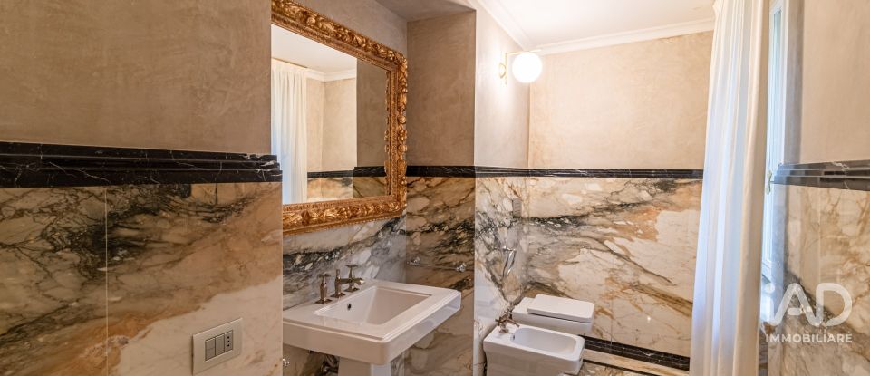 Hotel 6 rooms of 285 m² in Verona (37121)
