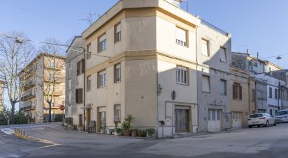 Apartment 6 rooms of 226 m² in Castelfidardo (60022)