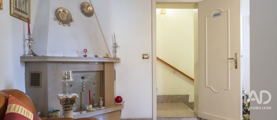 Palazzo / Stabile 6 locali di 226 m² a Castelfidardo (60022)