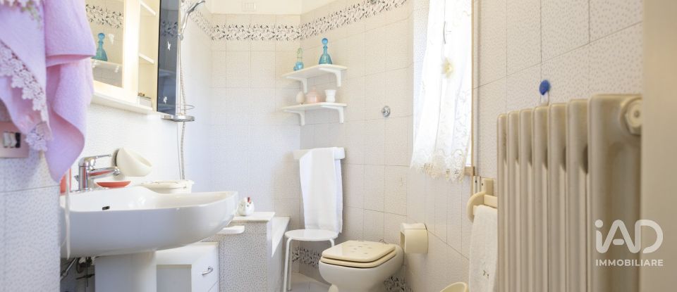 Palazzo / Stabile 6 locali di 226 m² a Castelfidardo (60022)