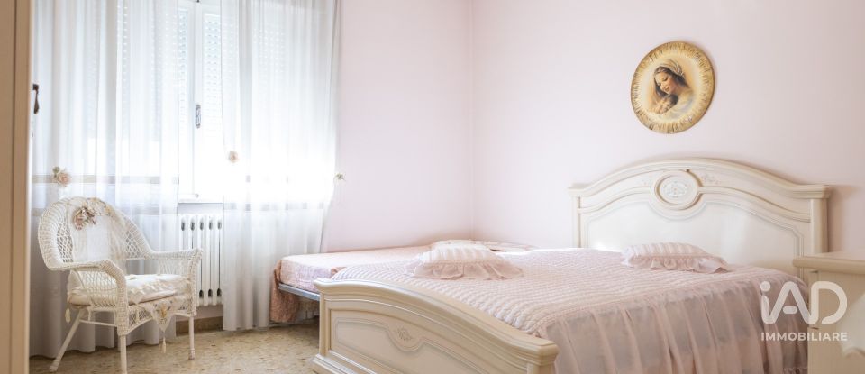 Palazzo / Stabile 6 locali di 226 m² a Castelfidardo (60022)