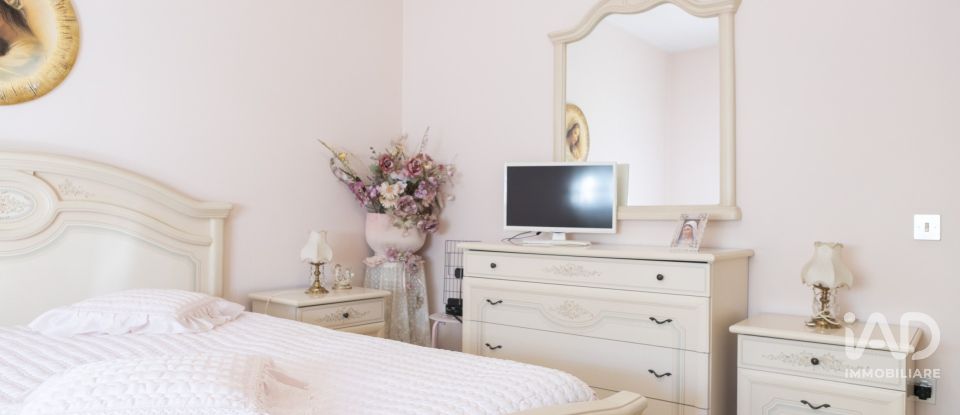 Palazzo / Stabile 6 locali di 226 m² a Castelfidardo (60022)