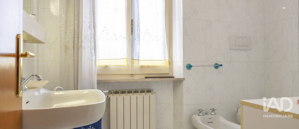 Palazzo / Stabile 6 locali di 226 m² a Castelfidardo (60022)