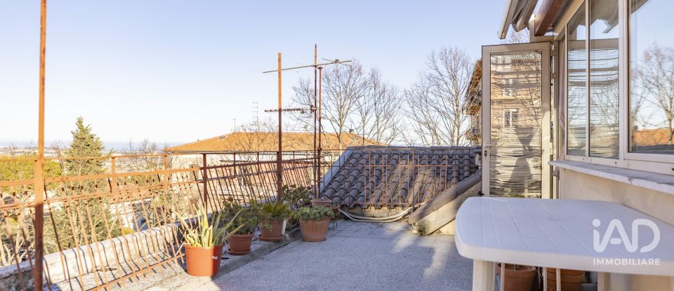 Palazzo / Stabile 6 locali di 226 m² a Castelfidardo (60022)