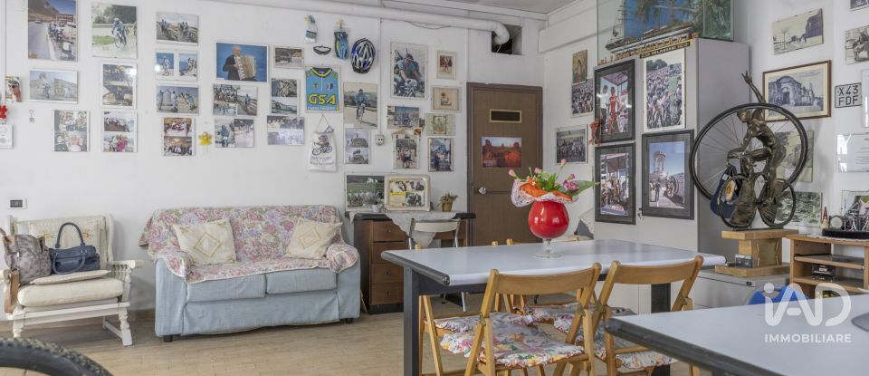 Palazzo / Stabile 6 locali di 226 m² a Castelfidardo (60022)