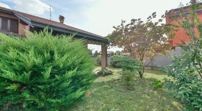 Casale 4 locali di 225 m² in Mozzate (22076)