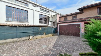 Casale 4 locali di 225 m² in Mozzate (22076)