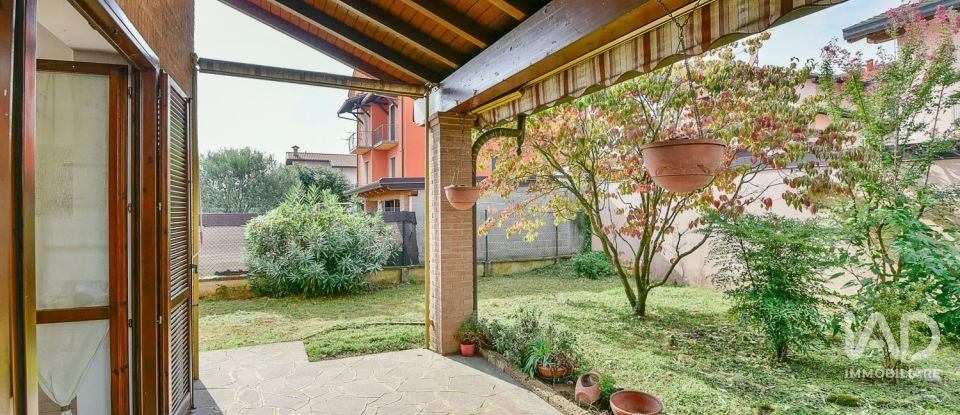 Farm 4 rooms of 225 m² in Mozzate (22076)