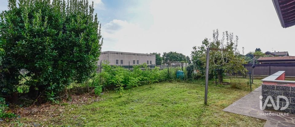 Farm 4 rooms of 225 m² in Mozzate (22076)