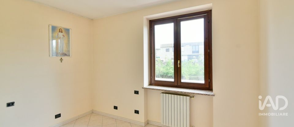 Farm 4 rooms of 225 m² in Mozzate (22076)