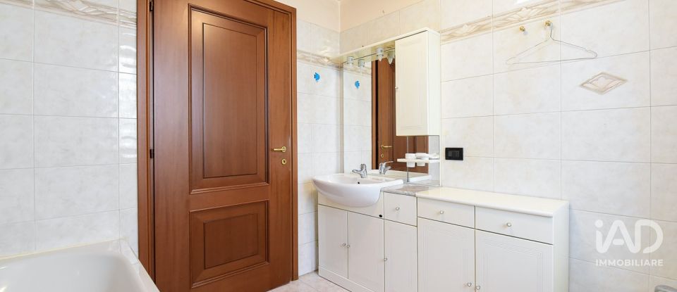 Farm 4 rooms of 225 m² in Mozzate (22076)