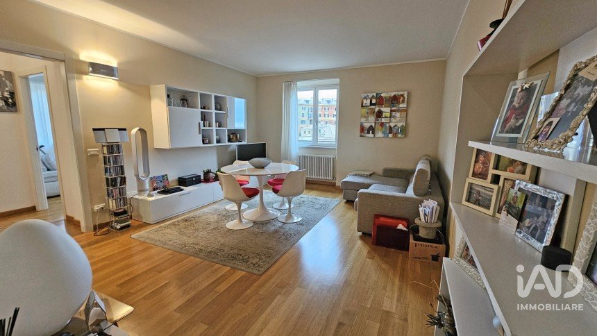 Three-room apartment of 118 m² in Genova (16161)